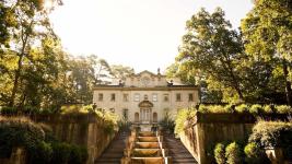 Swan House
